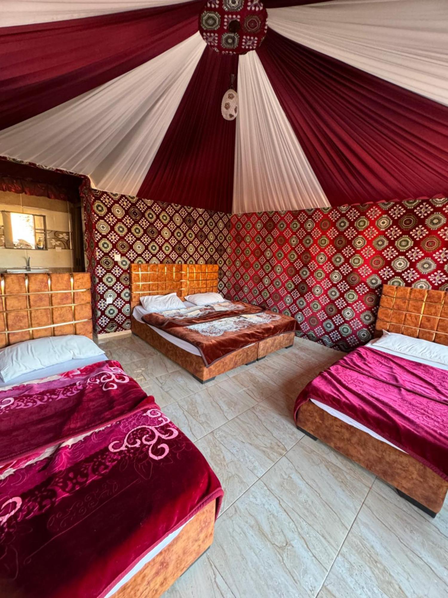 Wadi Rum Bubble Camp & Tour Eksteriør bilde