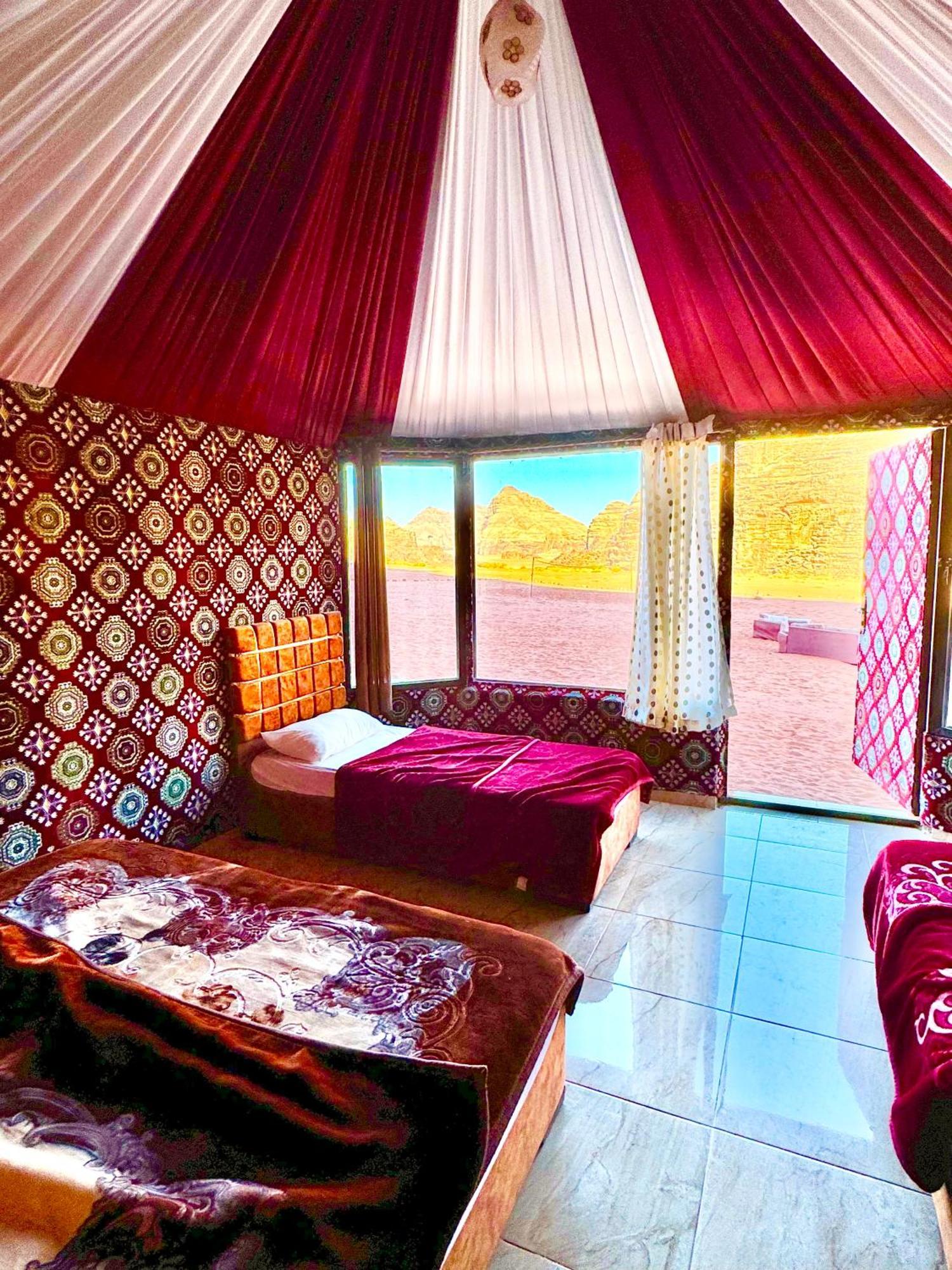 Wadi Rum Bubble Camp & Tour Eksteriør bilde