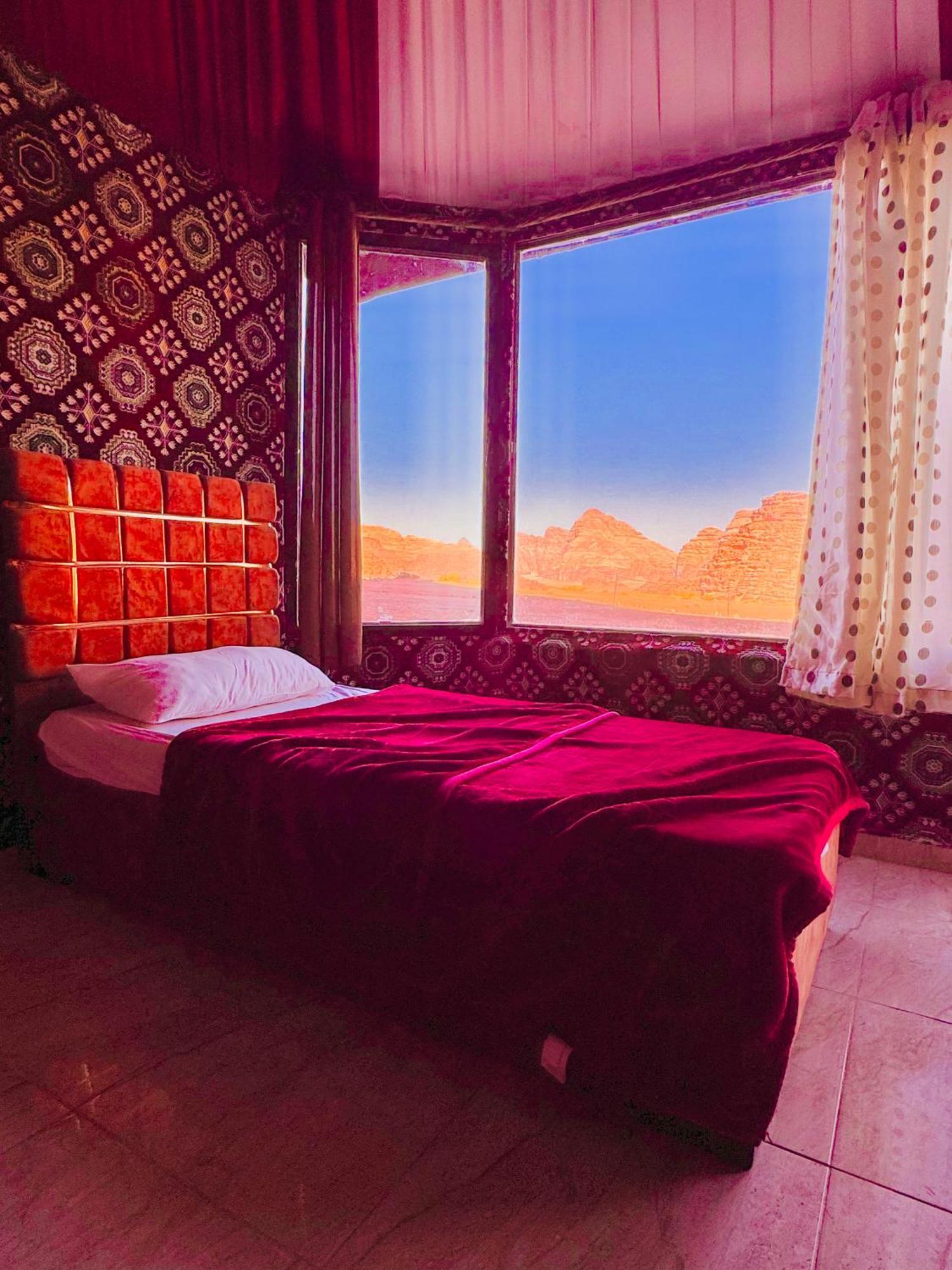 Wadi Rum Bubble Camp & Tour Eksteriør bilde