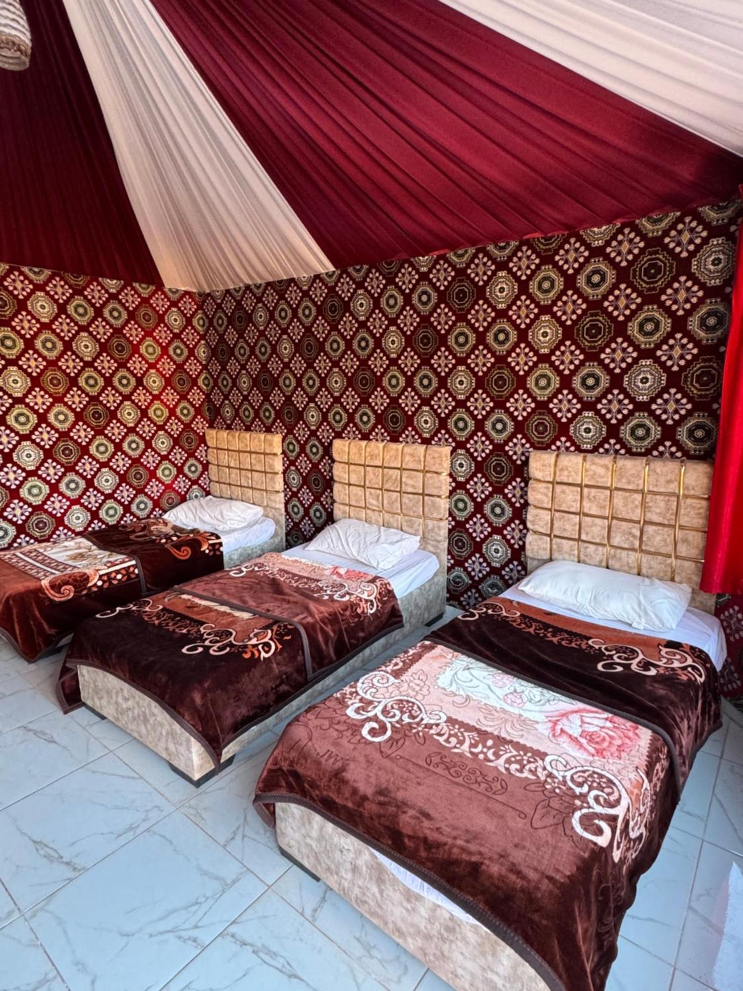Wadi Rum Bubble Camp & Tour Eksteriør bilde