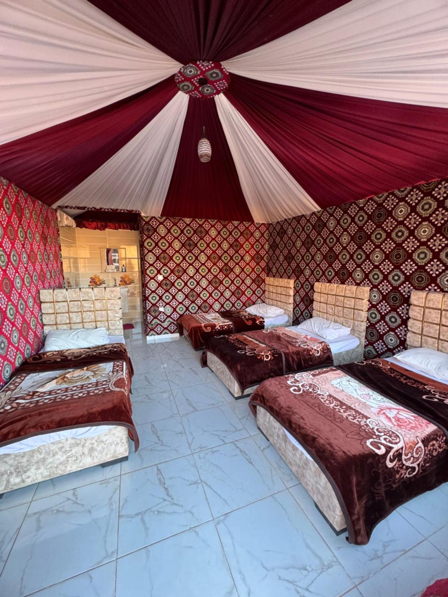 Wadi Rum Bubble Camp & Tour Eksteriør bilde