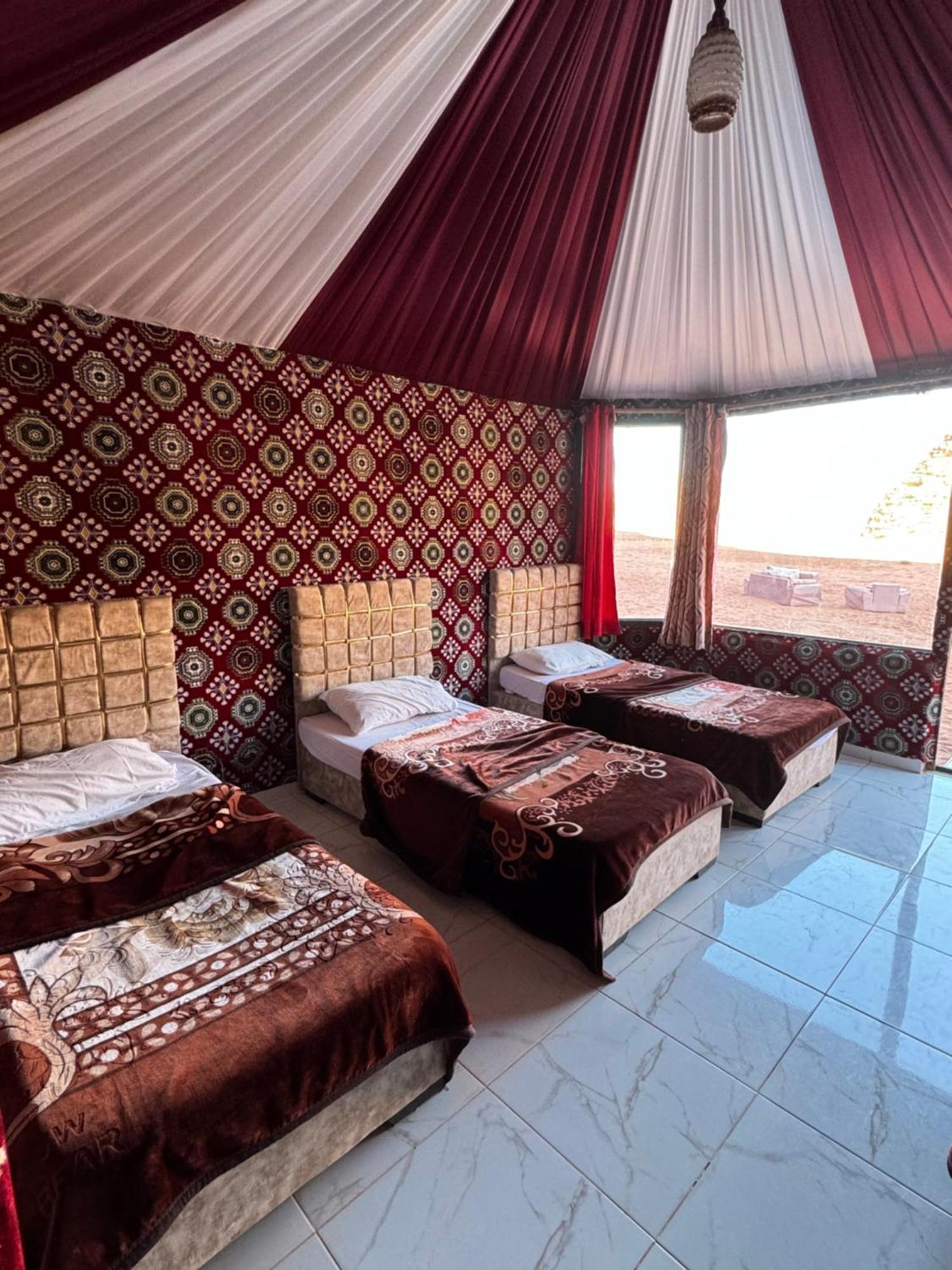 Wadi Rum Bubble Camp & Tour Eksteriør bilde
