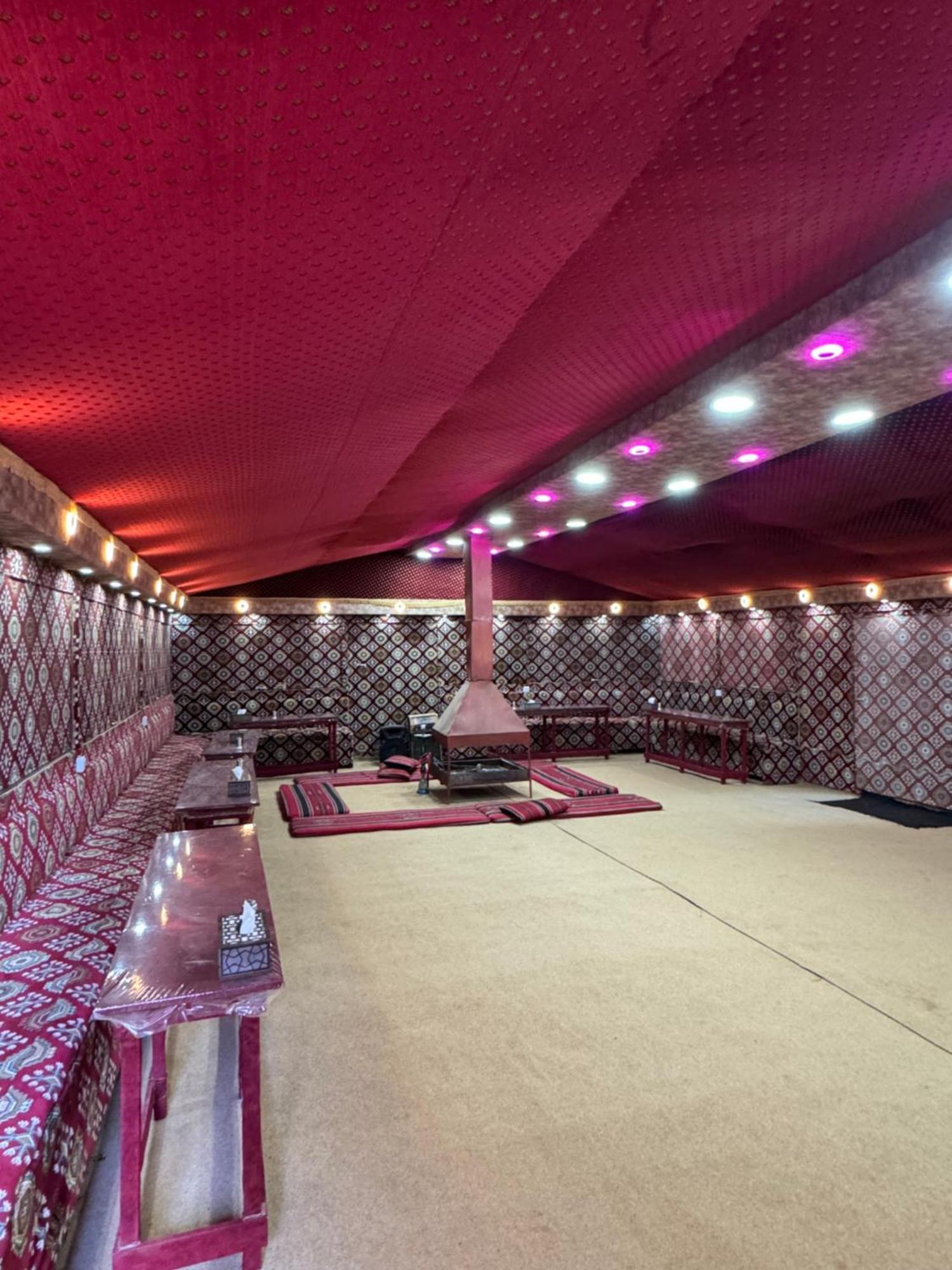 Wadi Rum Bubble Camp & Tour Eksteriør bilde
