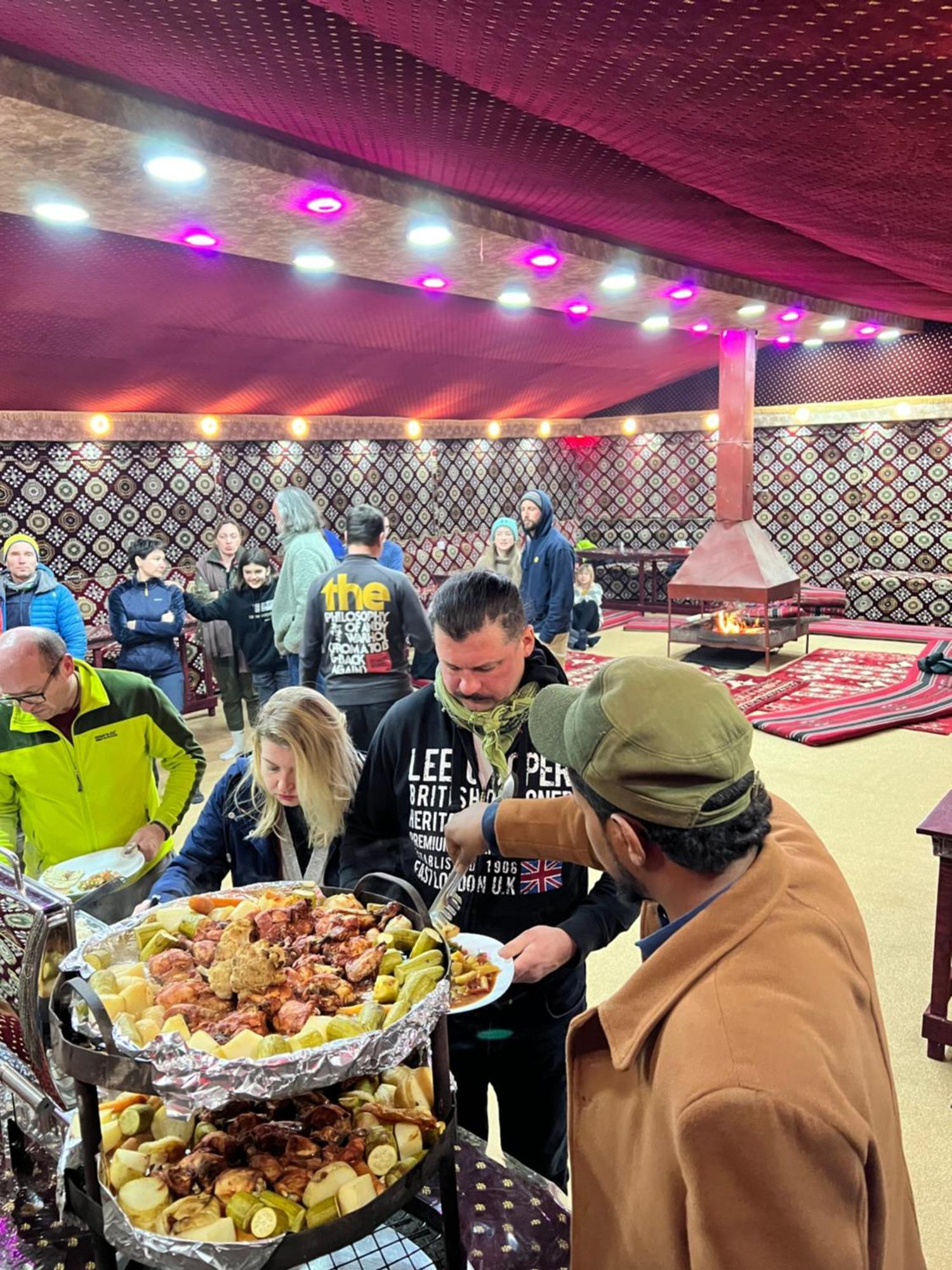 Wadi Rum Bubble Camp & Tour Eksteriør bilde