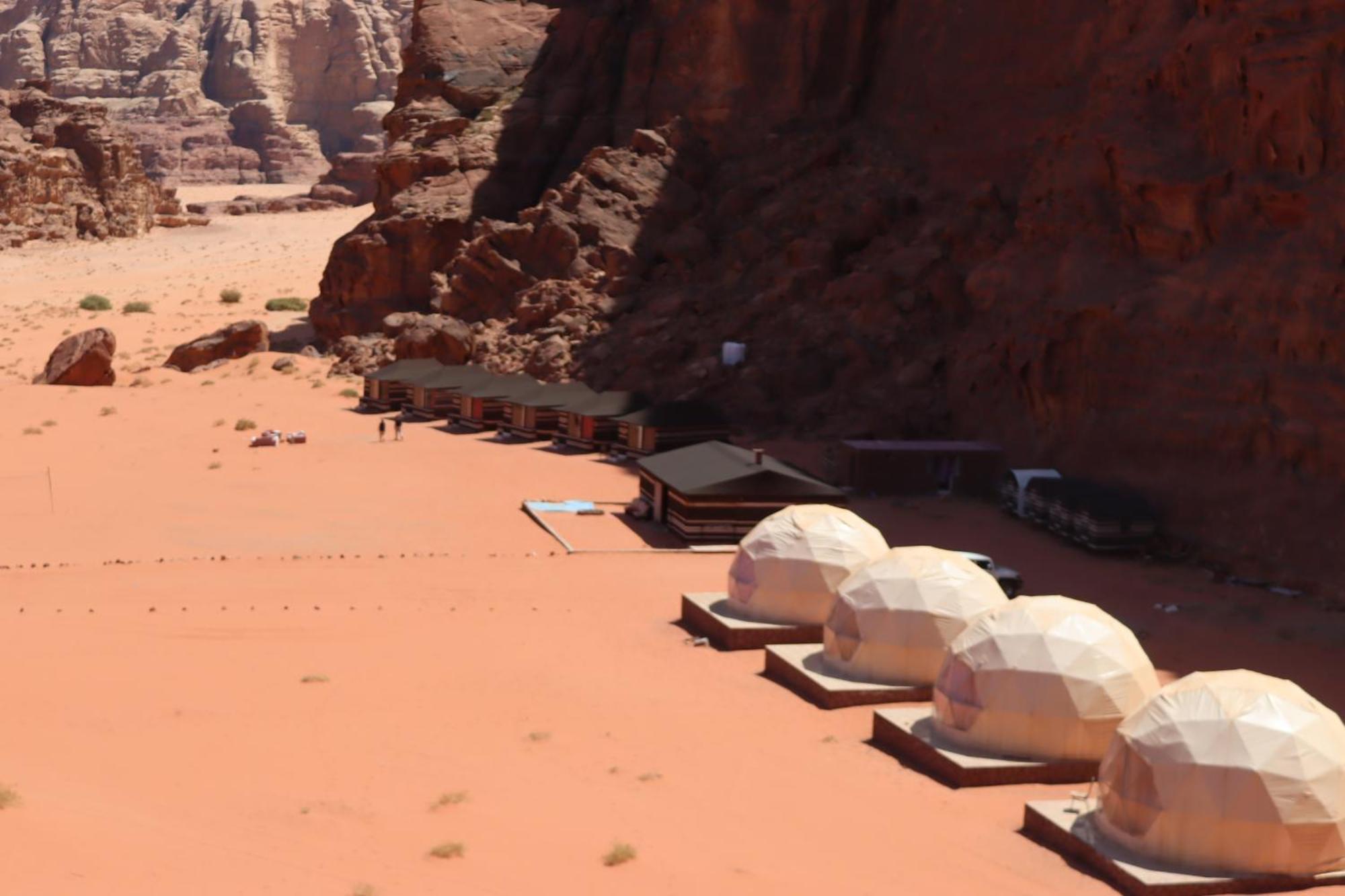 Wadi Rum Bubble Camp & Tour Eksteriør bilde