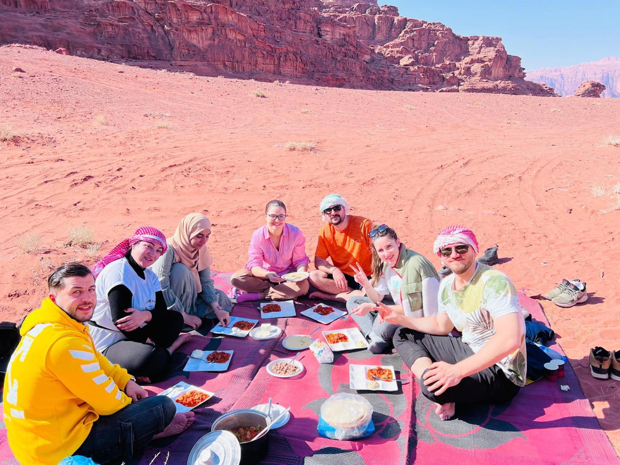 Wadi Rum Bubble Camp & Tour Eksteriør bilde
